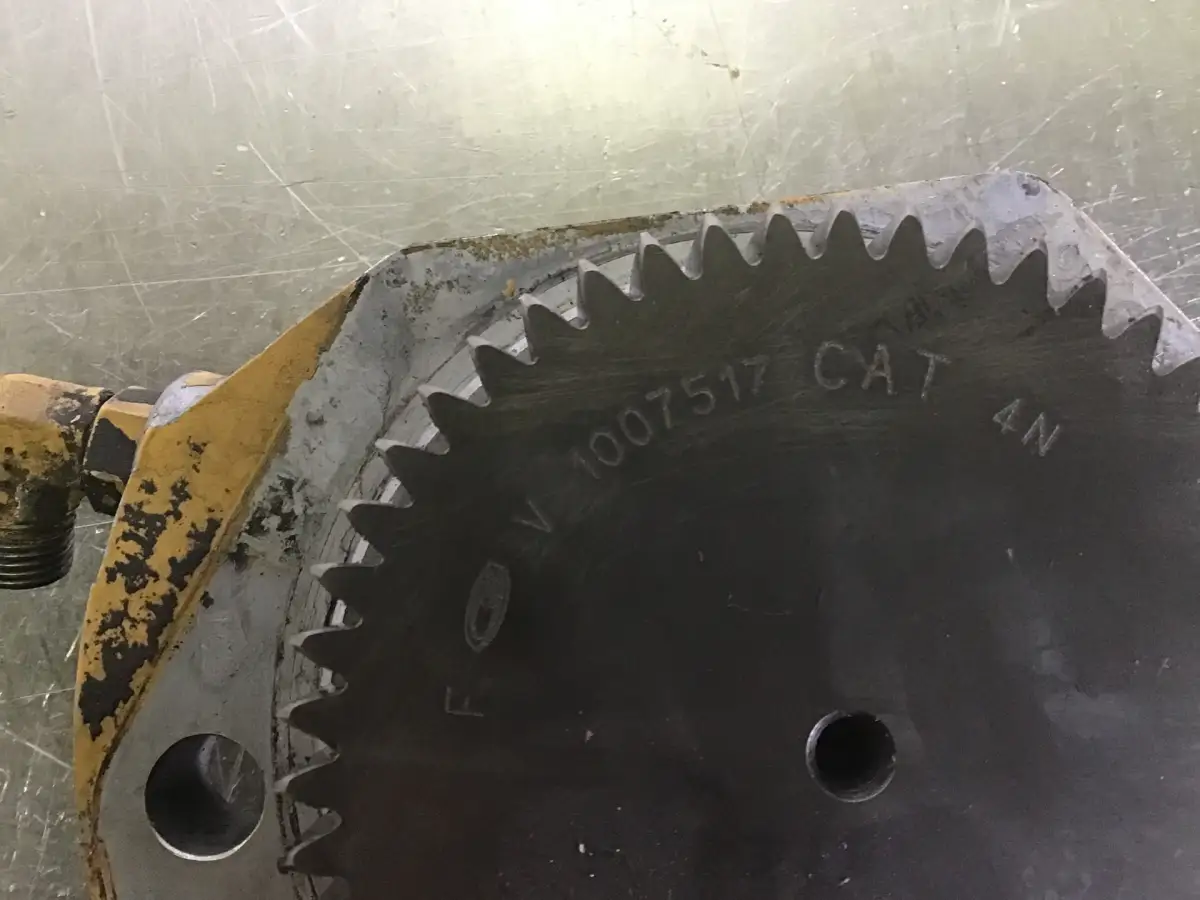 ENGRANAJE HELICOIDAL PTO CATERPILLAR 1007517 USADO - Imagen 2