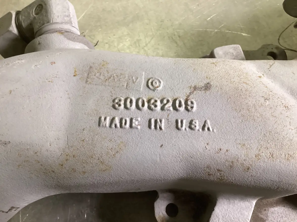 CUMMINS CUM V28 TUBO DE AGUA 3003209 USADO - Imagen 2