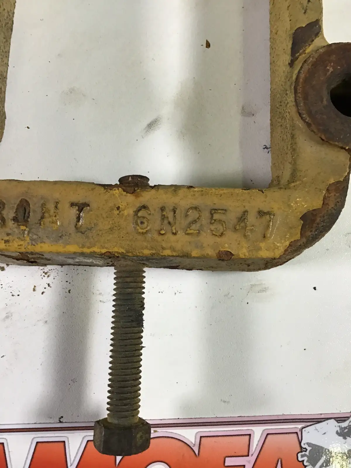 CATERPILLAR VENTILATOR SUPPORT BRACKET 6N2547 USED - Picture 2