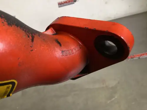 TUBO DE LLENADO DE ACEITE CUMMINS 3685605 USADO - Imagen miniatura 2