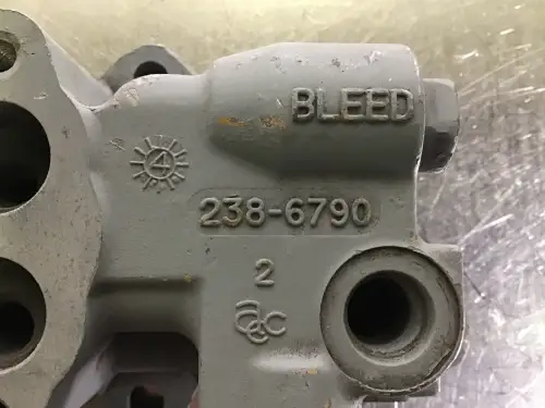 CATERPILLAR FUEL FILTER HOUSING 2386790 USED - Thumb image 2