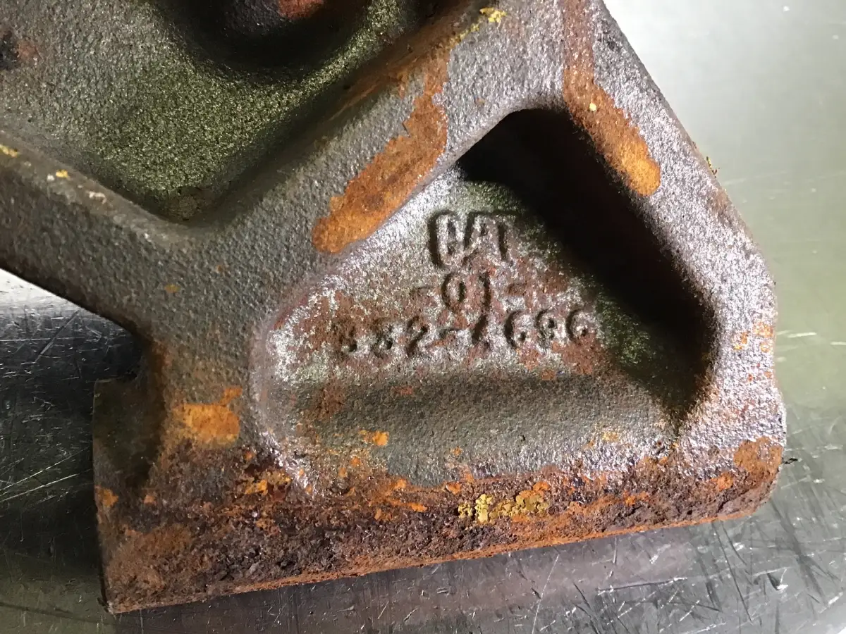 CATERPILLAR ALTERNATOR SUPPORT 3324696 USED - Picture 2