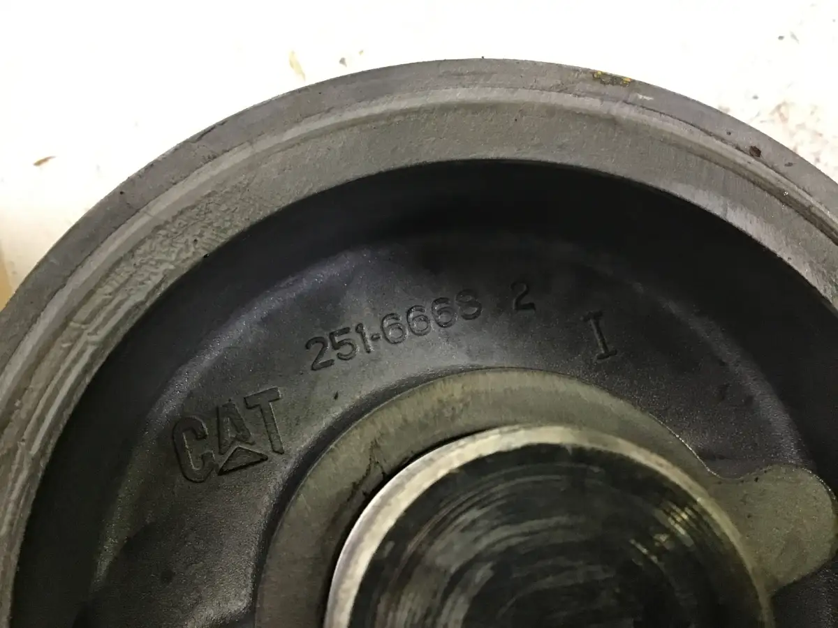 CATERPILLAR OIL FILTER HOUSING 2516668 USED - Picture 2