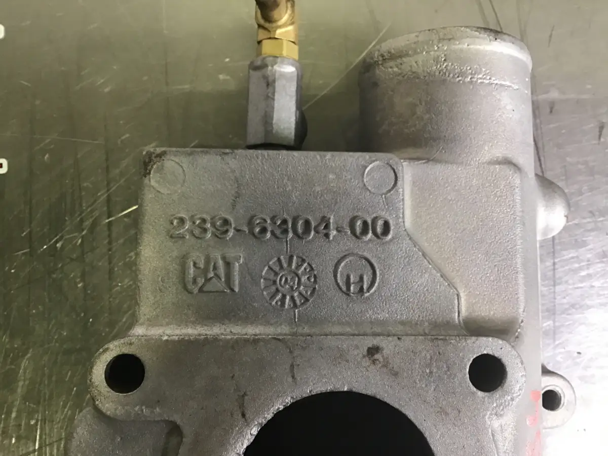 CATERPILLAR THERMOSTATGEHÄUSE 2396304 GEBRAUCHT – Bild 2