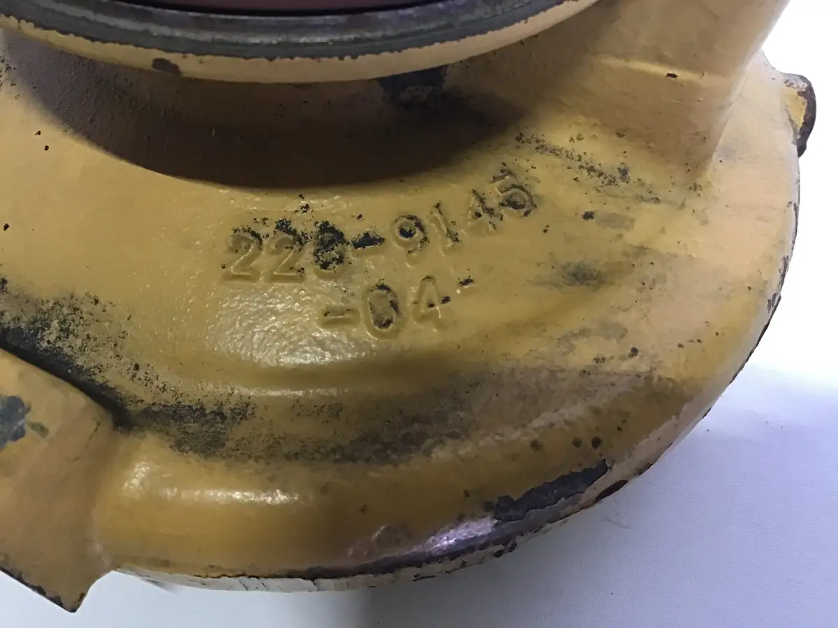 CATERPILLAR WATER PUMP HOUSING 2239145 USED - Picture 2