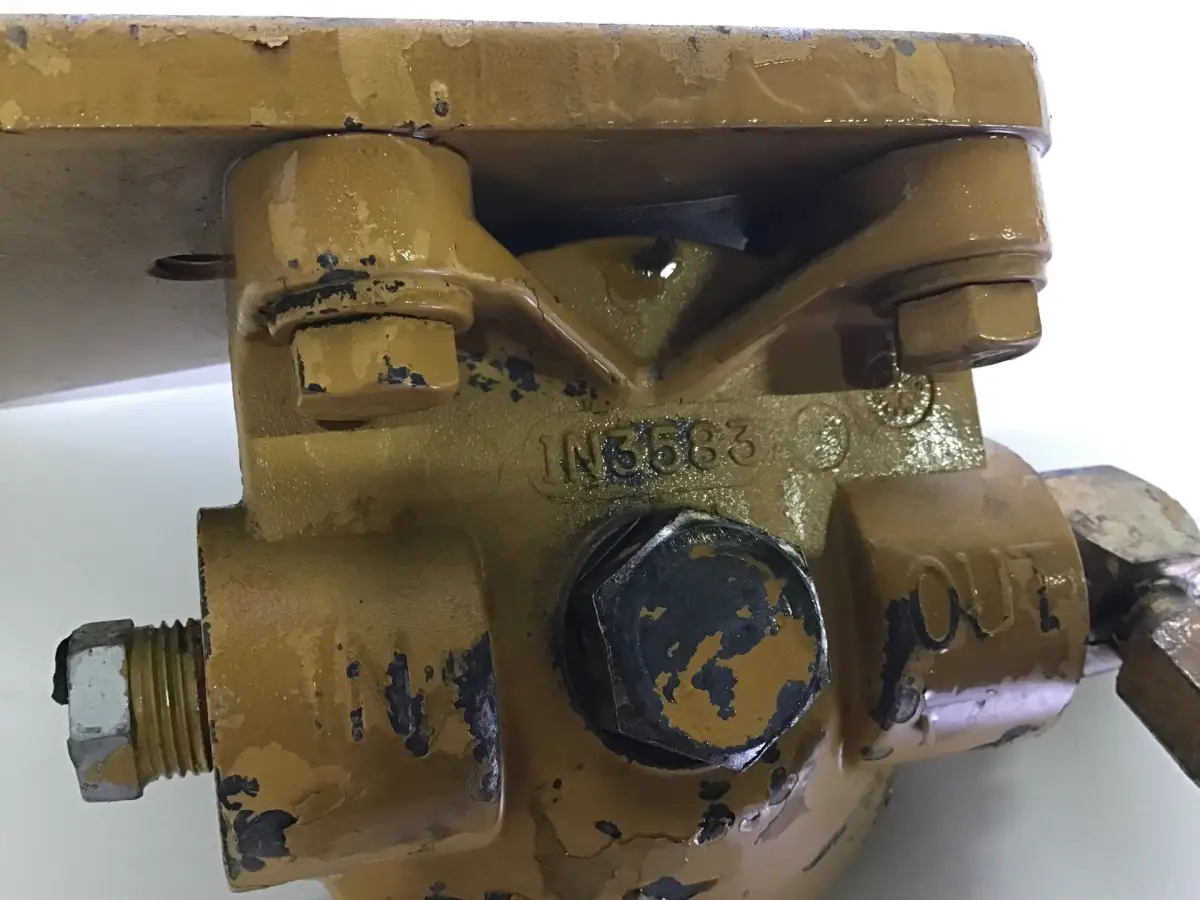 CATERPILLAR FUEL FILTER HOUSING 1N3583 USED - Picture 2