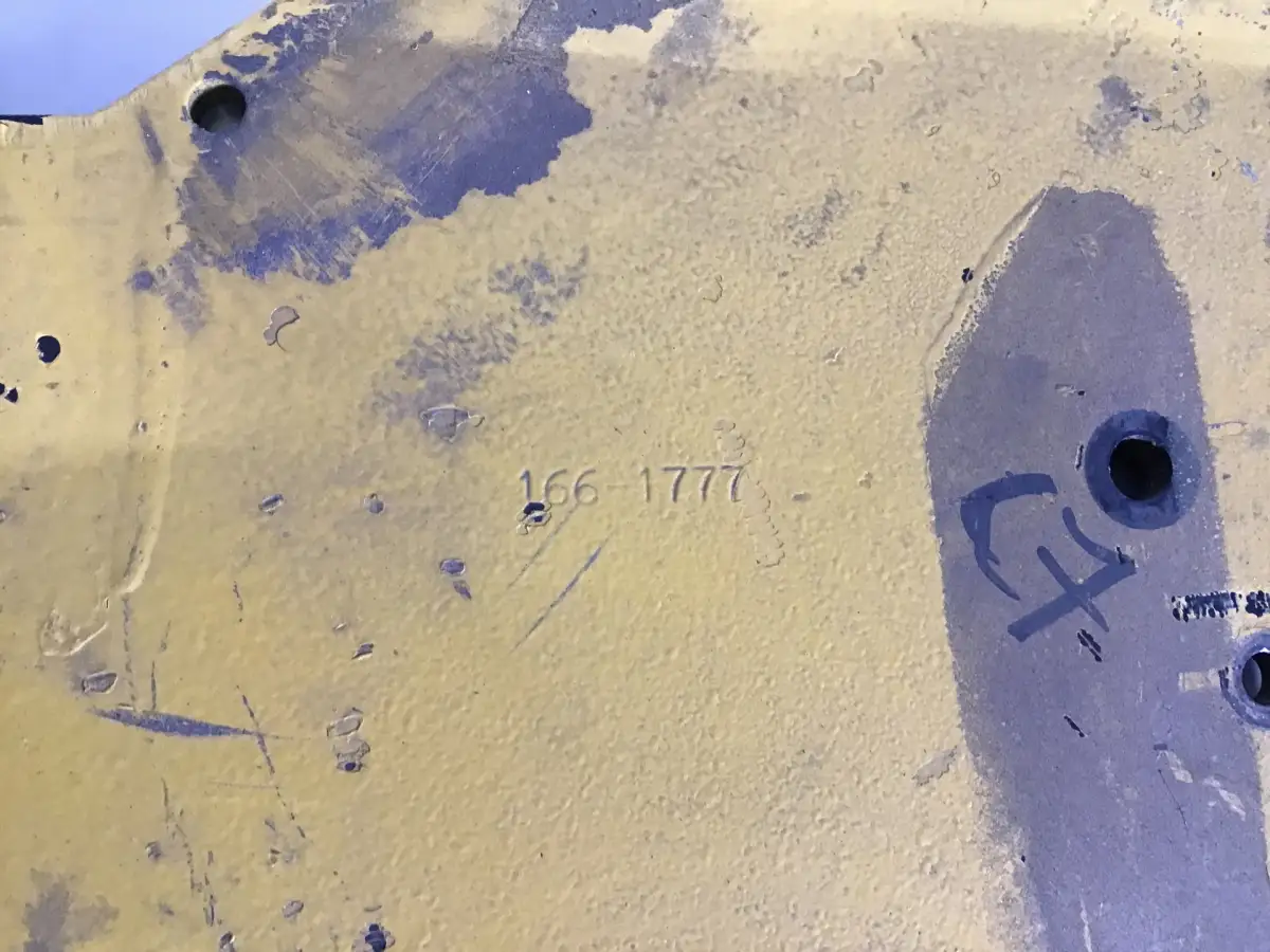 CATERPILLAR DISTRIBUTION COVER 1661776 USED - Picture 2