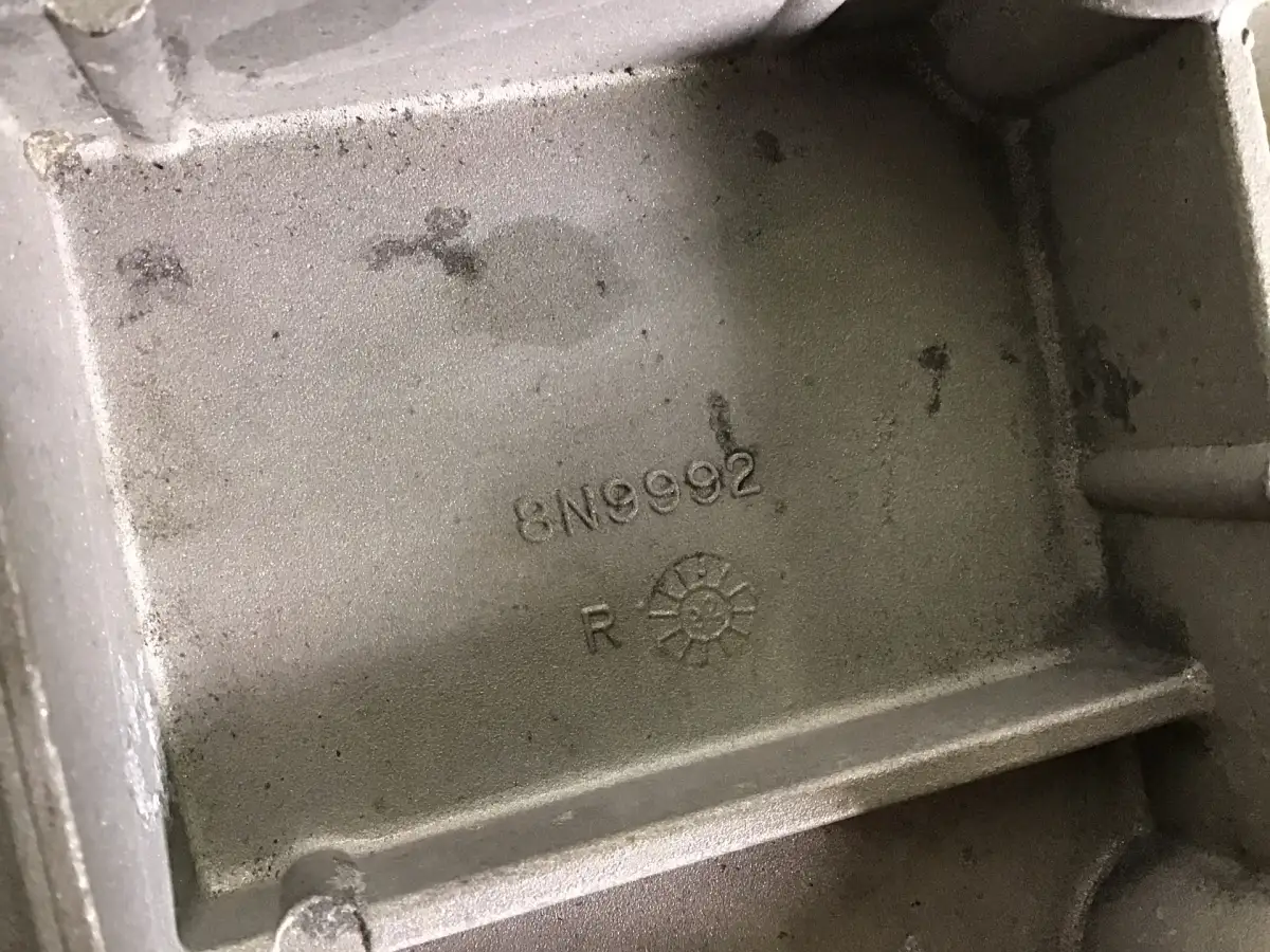 CATERPILLAR ENGINE BLOCK COVER 8N9992 USED - Picture 2