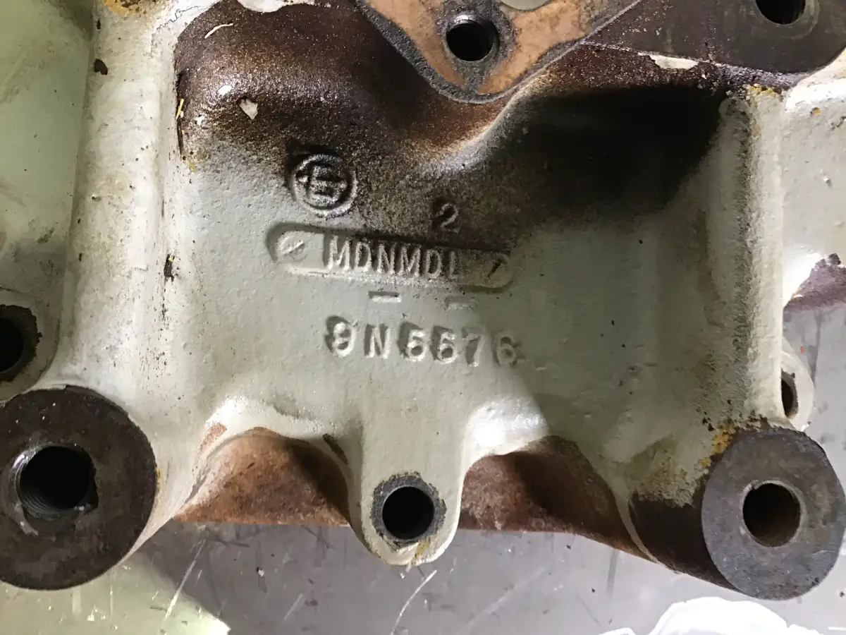 CATERPILLAR DISTRIBUTION COVER 9N5576 USED - Picture 2