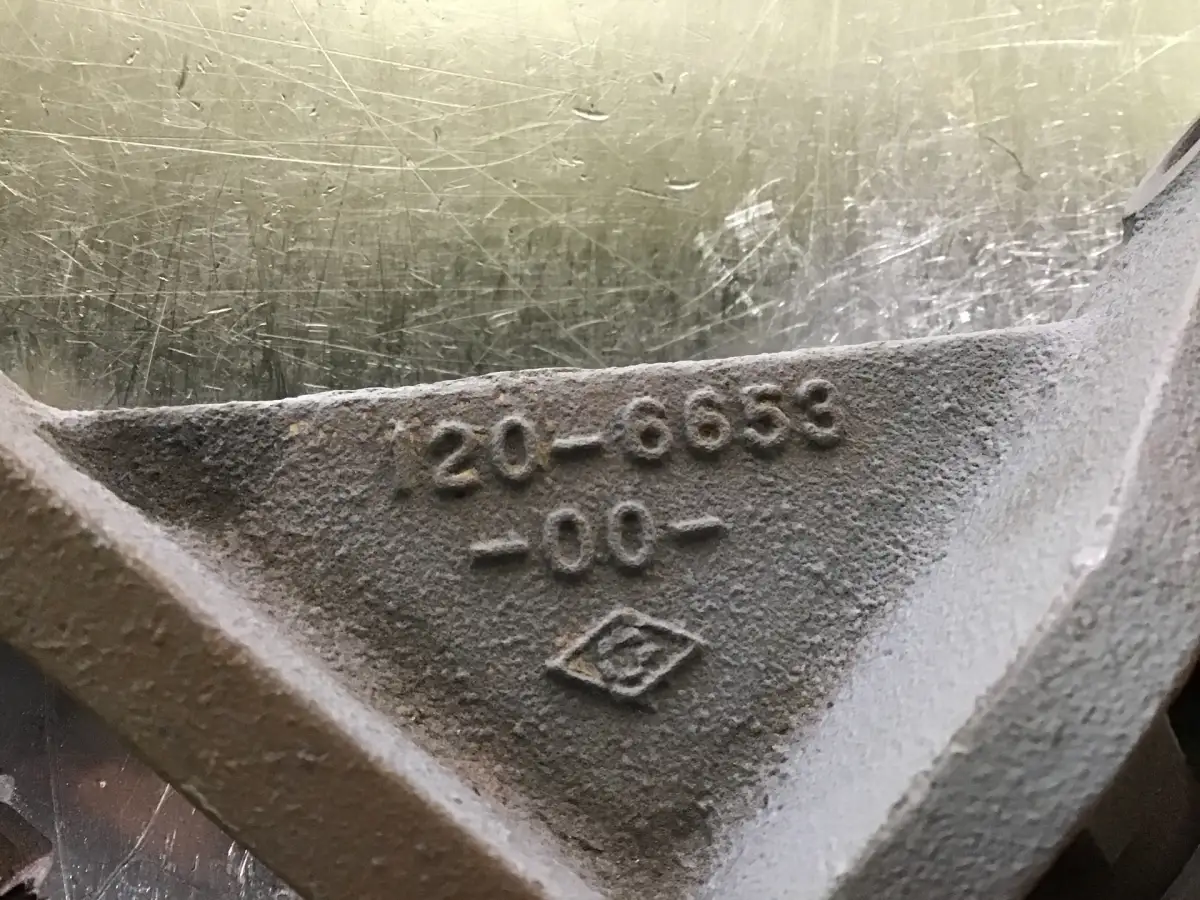 CATERPILLAR IDLER BRACKET 1206653 GEBRUIKT - Afbeelding 2