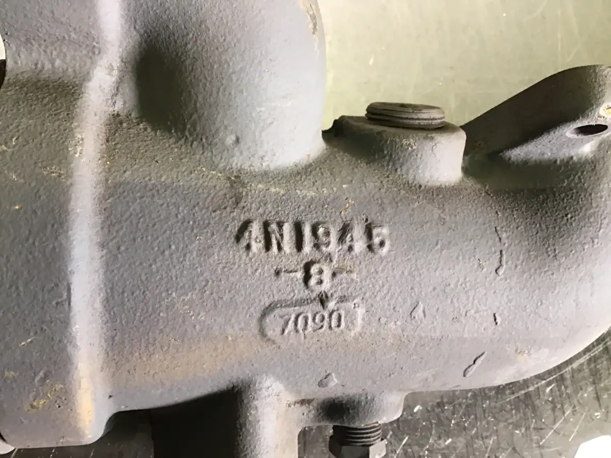 CATERPILLAR TAPA DEL ENFRIADOR DE ACEITE 4N1945 USADA - Imagen 2