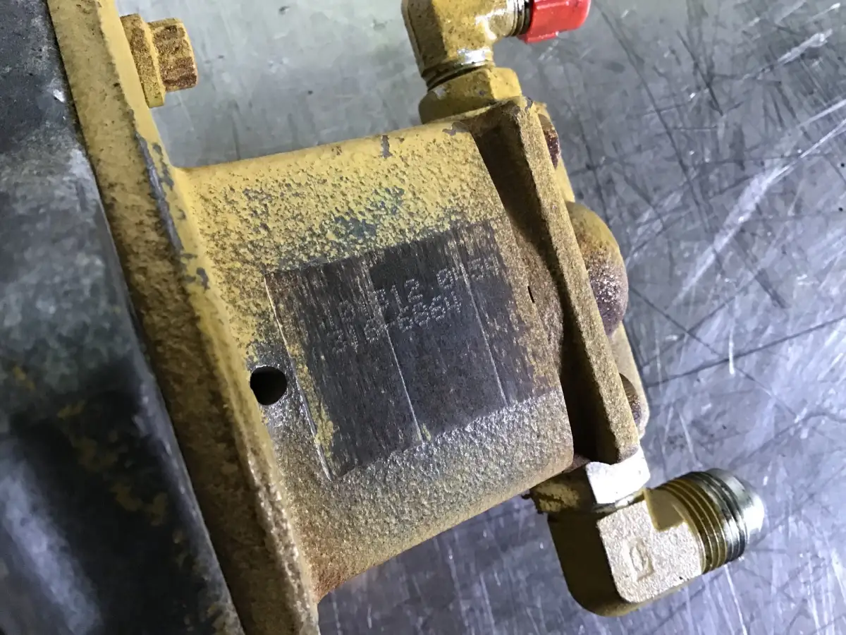 POMPE À CARBURANT CATERPILLAR 3848612 D'OCCASION - Image 2