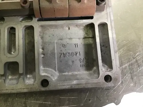 CATERPILLAR ROCKER COVER 7W3871 USED - Thumb image 2