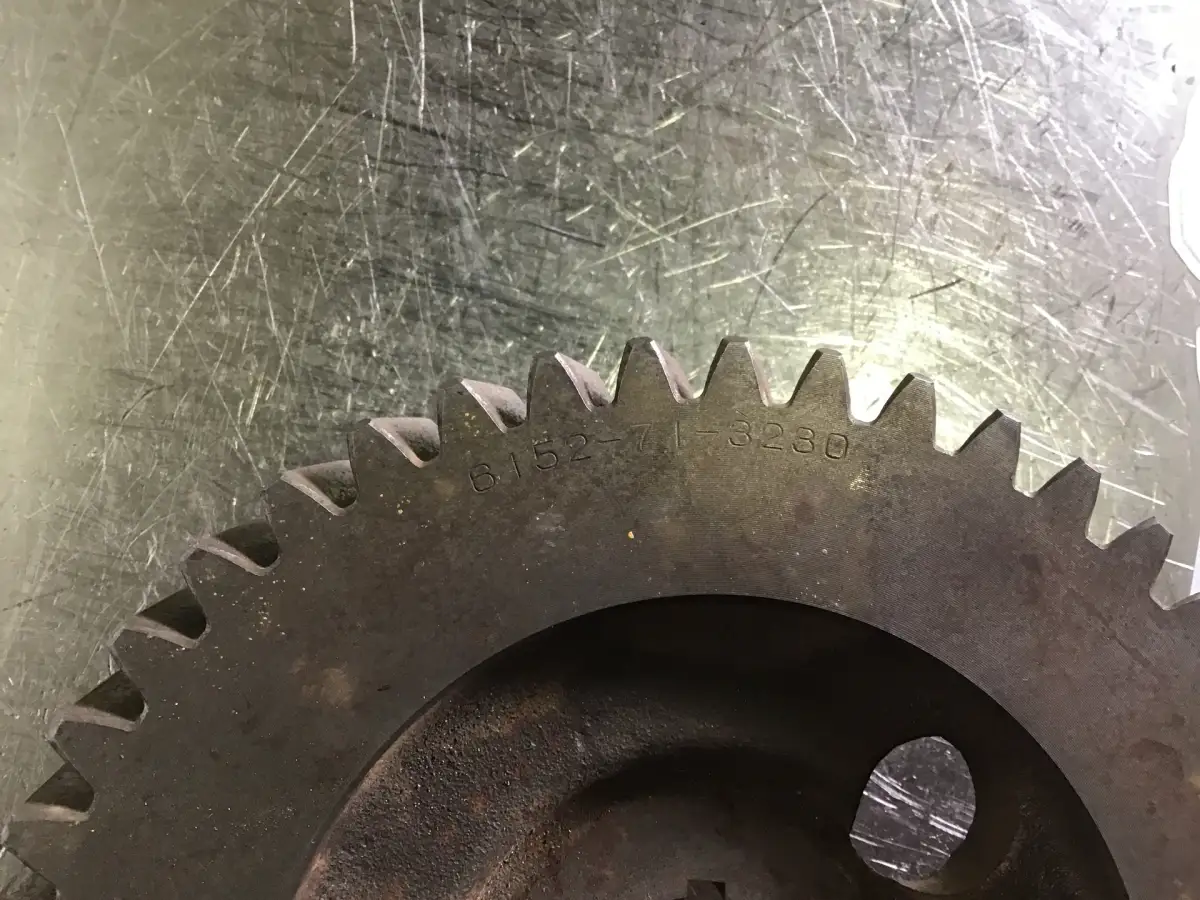 KOMATSU HELICALE TANDWIEL 6152713230 GEBRUIKT - Afbeelding 2