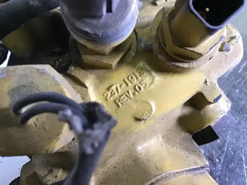 CATERPILLAR FUEL FILTER HOUSING 2379310 USED - Thumb image 2