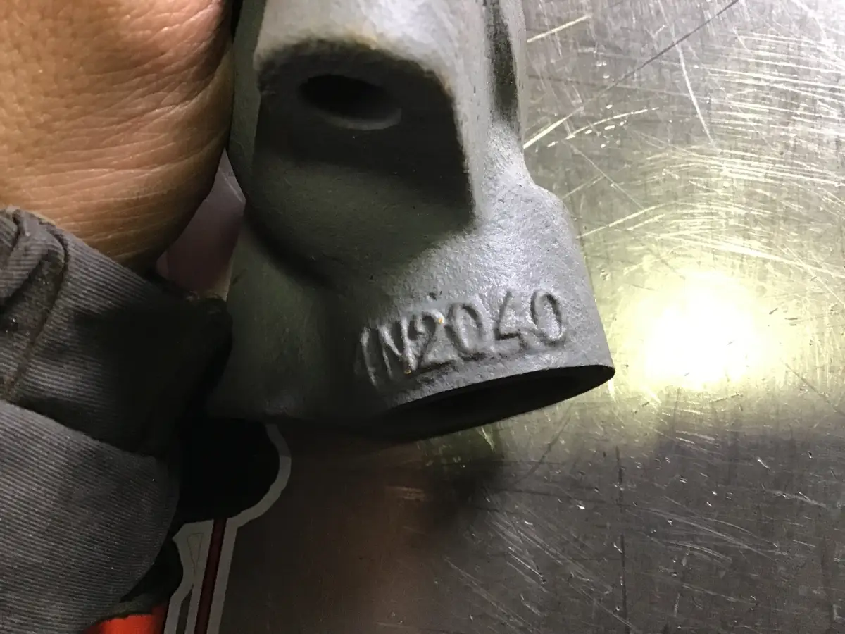 LÍNEA DE RETORNO TURBO CATERPILLAR 4N2040 USADA - Imagen 2