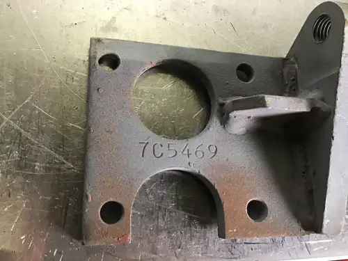 SOPORTE DE ALTERNADOR CATERPILLAR 7C5469 USADO - Imagen miniatura 2