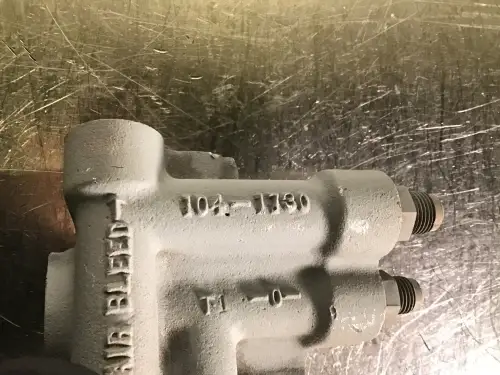 ADAPTADOR DE COLECTOR CATERPILLAR CAT 3176 C10 C12 1041730 USADO - Imagen miniatura 2