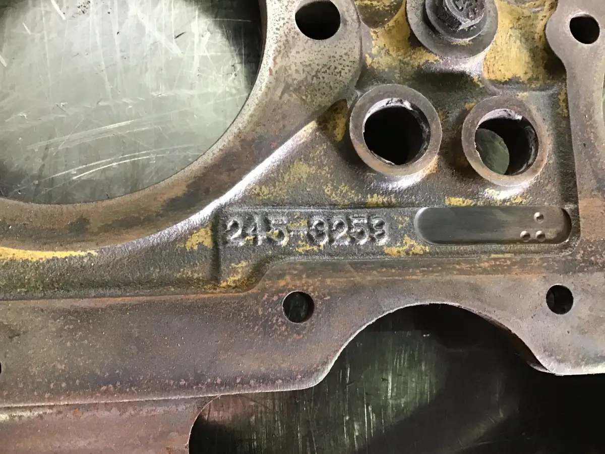 CATERPILLAR ZAHNRADDECKEL, VORNE 2453259 GEBRAUCHT – Bild 2