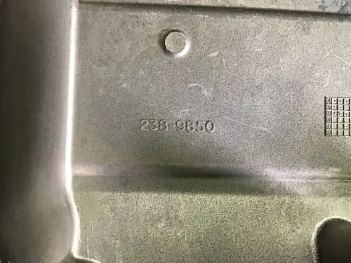 CATERPILLAR ROCKER COVER 2389850 USED - Thumb image 2