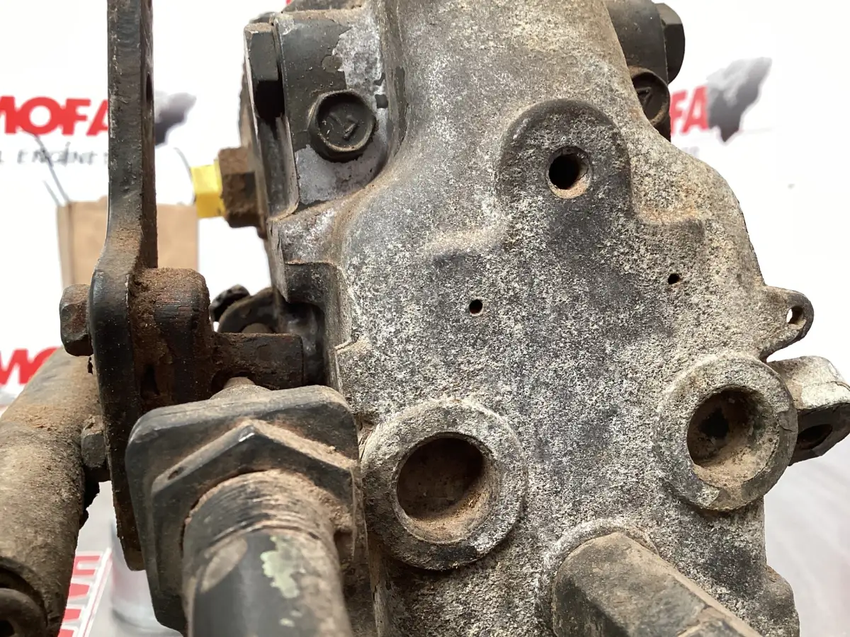 USED DENSO FUEL PUMP 6151721180 - Picture 2