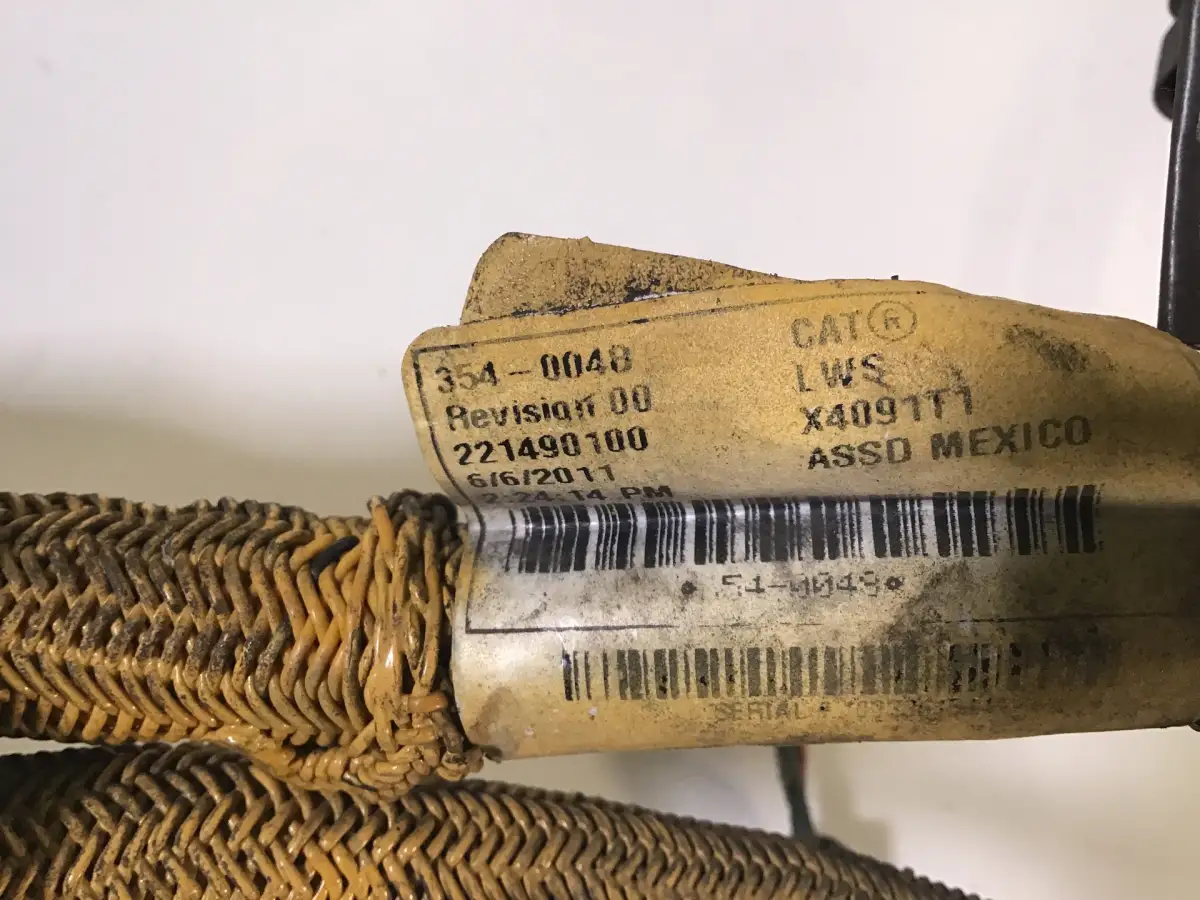 CATERPILLAR ENGINE WIRING LOOM 3540048 USED - Picture 2