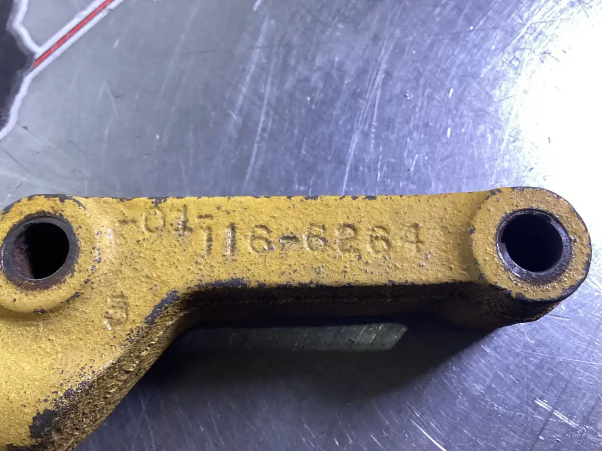SOPORTE CATERPILLAR 1166264 USADO - Imagen 2