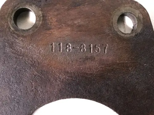 CATERPILLAR KRAFTSTOFFPUMPENSTÜTZE 1188157 GEBRAUCHT – Vorschaubild 2