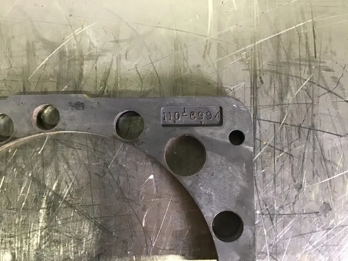 CATERPILLAR CYLINDER HEAD PLATE 1106994 USED - Picture 2