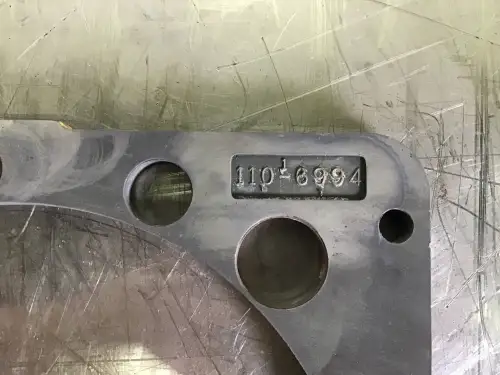 CATERPILLAR CYLINDER HEAD SOCKET PLATE 1106994 USED - Thumb image 2