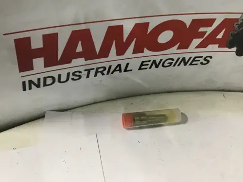 DEUTZ INJECTOR NOZZLE 04233016 NIEUWE