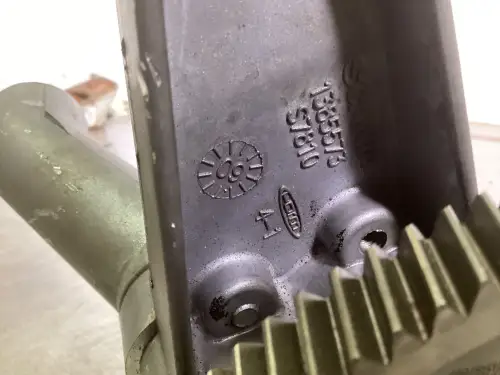 SCANIA 1385573 GEBRAUCHTE ÖLPUMPE ZAHNRADBREITE 145MM – Vorschaubild 2