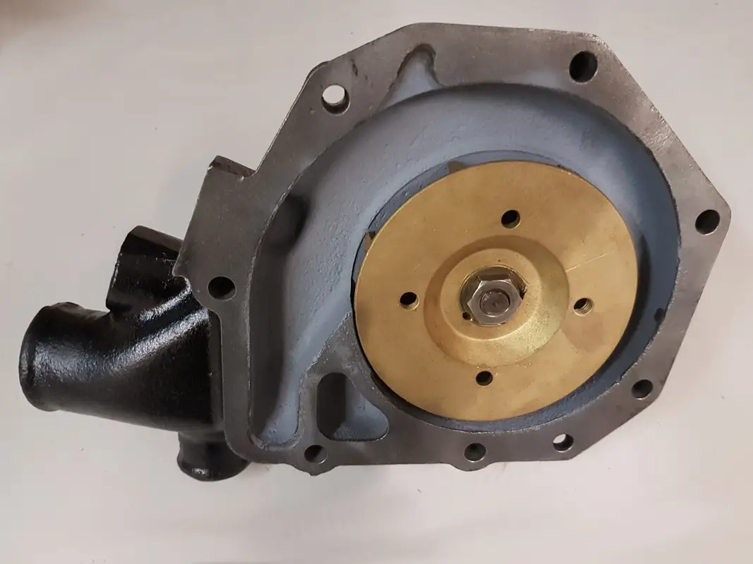 DAF WATER PUMP X35 REBUILD - Picture 2