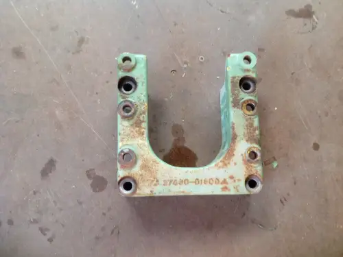 MITSUBISHI SOPORTE, ENFRIADOR 3743001800 USADO