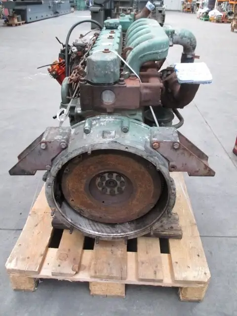USED VOLVO TD40A ENGINE - Picture 2