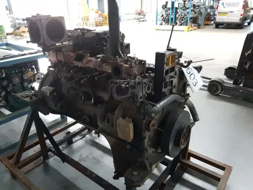 KOMATSU SAA6D140E-6 KERNMOTOR FÜR TEILE – Vorschaubild 5