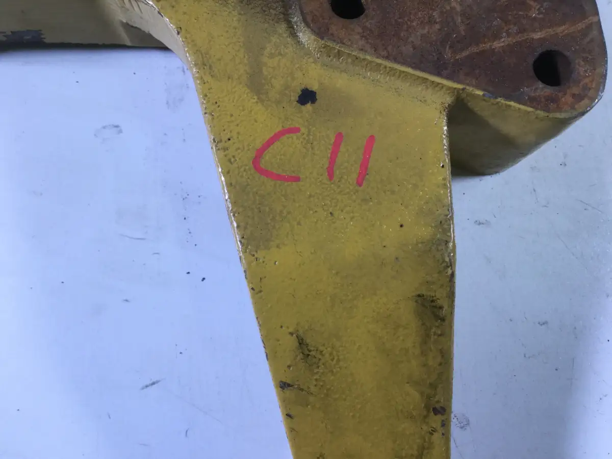 CATERPILLAR ALTERNATOR BRACKET 2433020 USED - Picture 2