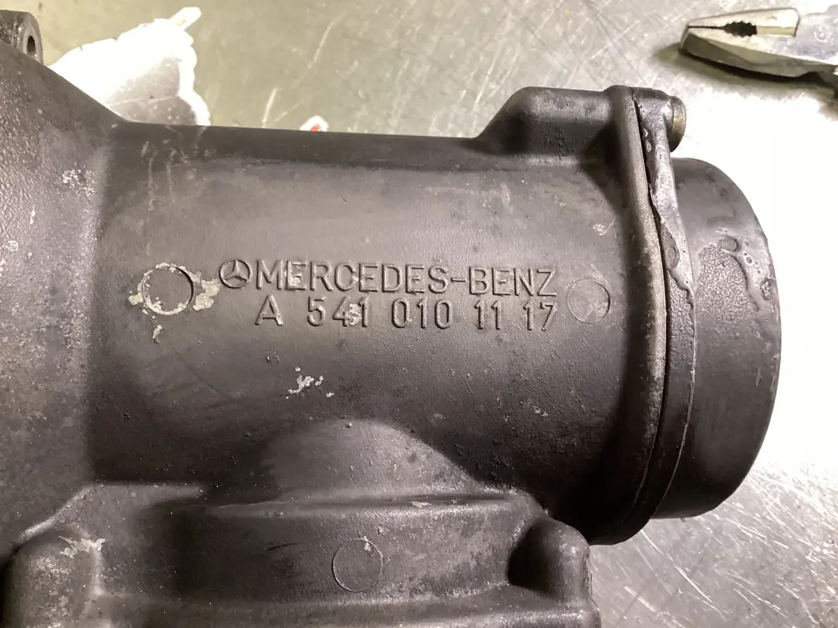 MERCEDES ZYLINDERVERDECK A5410101117 GEBRAUCHT – Bild 2