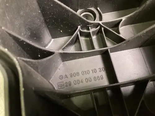 MERCEDES ZYLINDERDECKEL A9060101030 GEBRAUCHT – Vorschaubild 2
