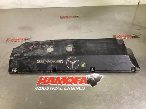 MERCEDES COUVERCLE DE MOTEUR A9060740147 UTILISÉ
