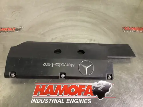 CUBIERTA DE MOTOR MERCEDES A9060740247 USADA