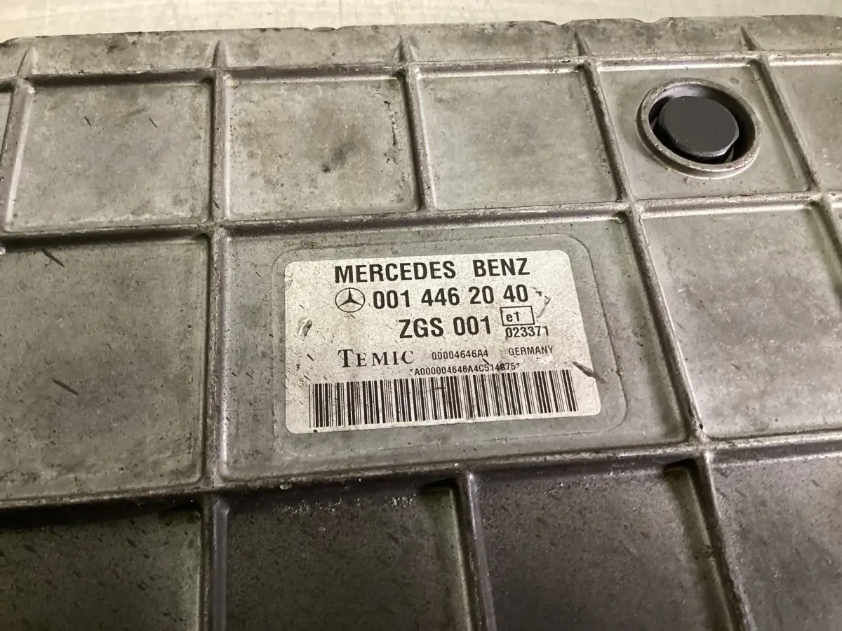 MERCEDES A 001 446 20 40 USED - Picture 2
