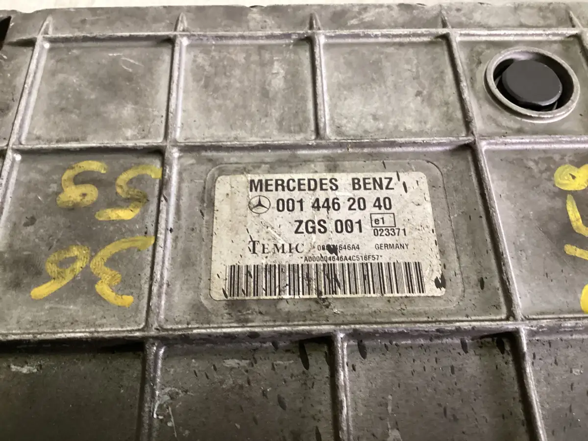 MERCEDES A 001 446 30 40 USED - Picture 2