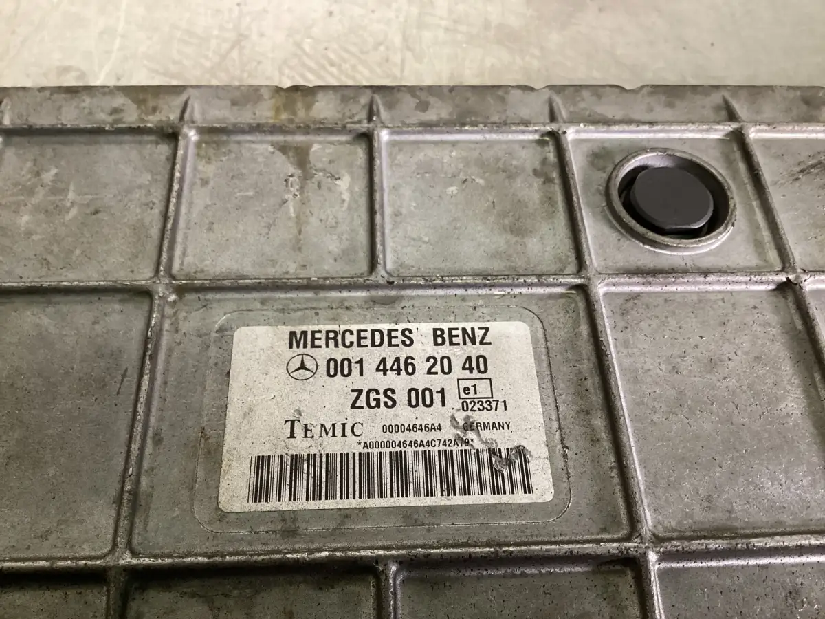 MERCEDES A 001 446 20 40 USED - Picture 2