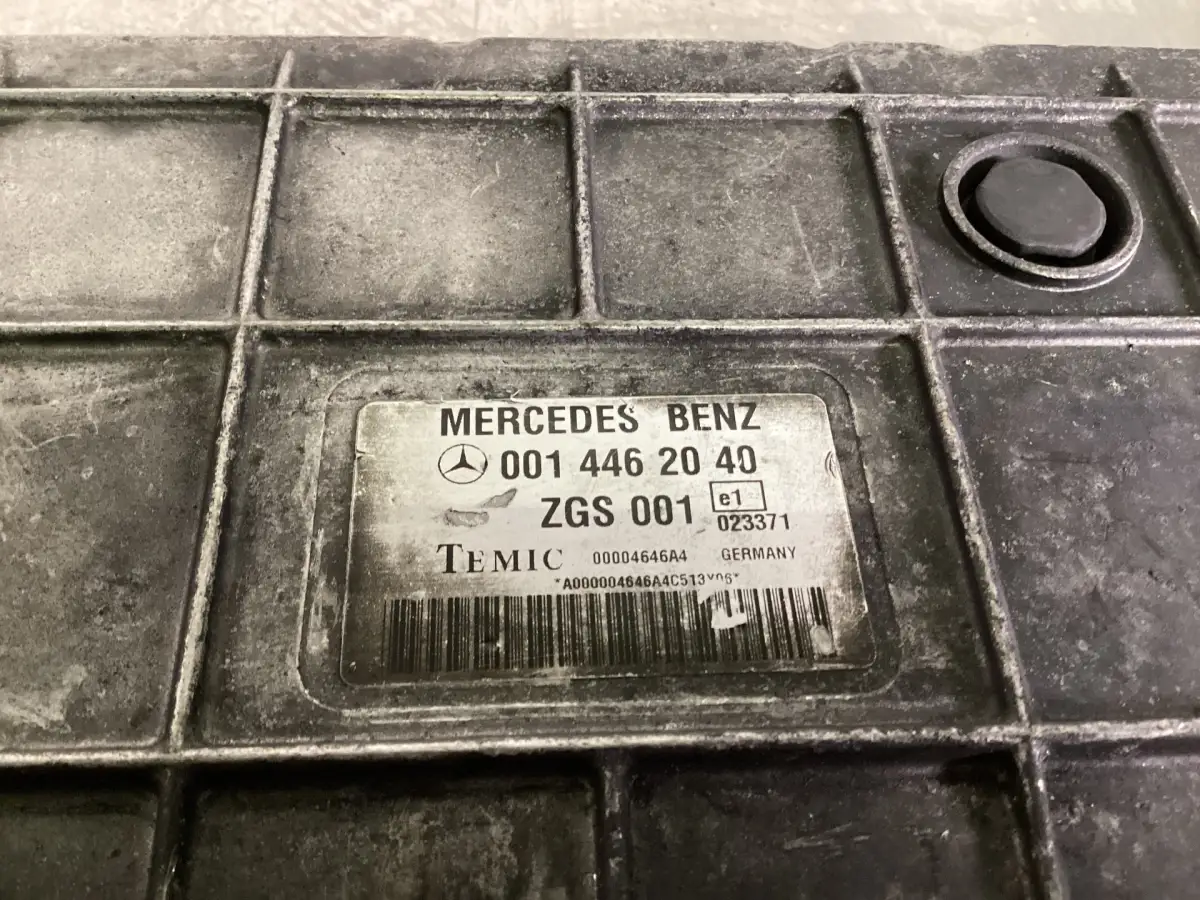 MERCEDES A 001 446 20 40 USED - Picture 2