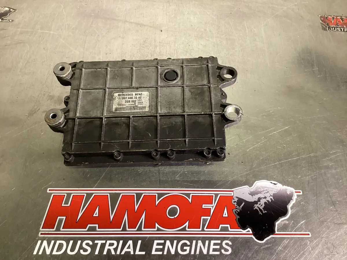 MERCEDES MOTOR COMPUTER (ECU) A0074467040 USED - Picture 3