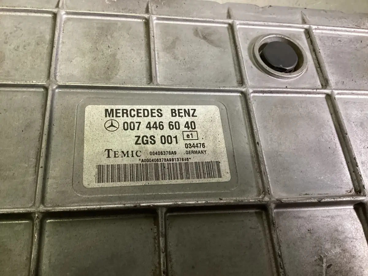 MERCEDES A 007 446 60 40 GEBRUIKT - Afbeelding 2