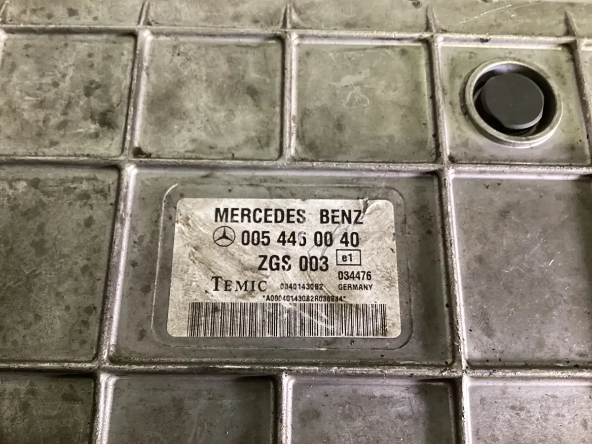 MERCEDES A 005 446 00 40 UTILISÉ - Image 2