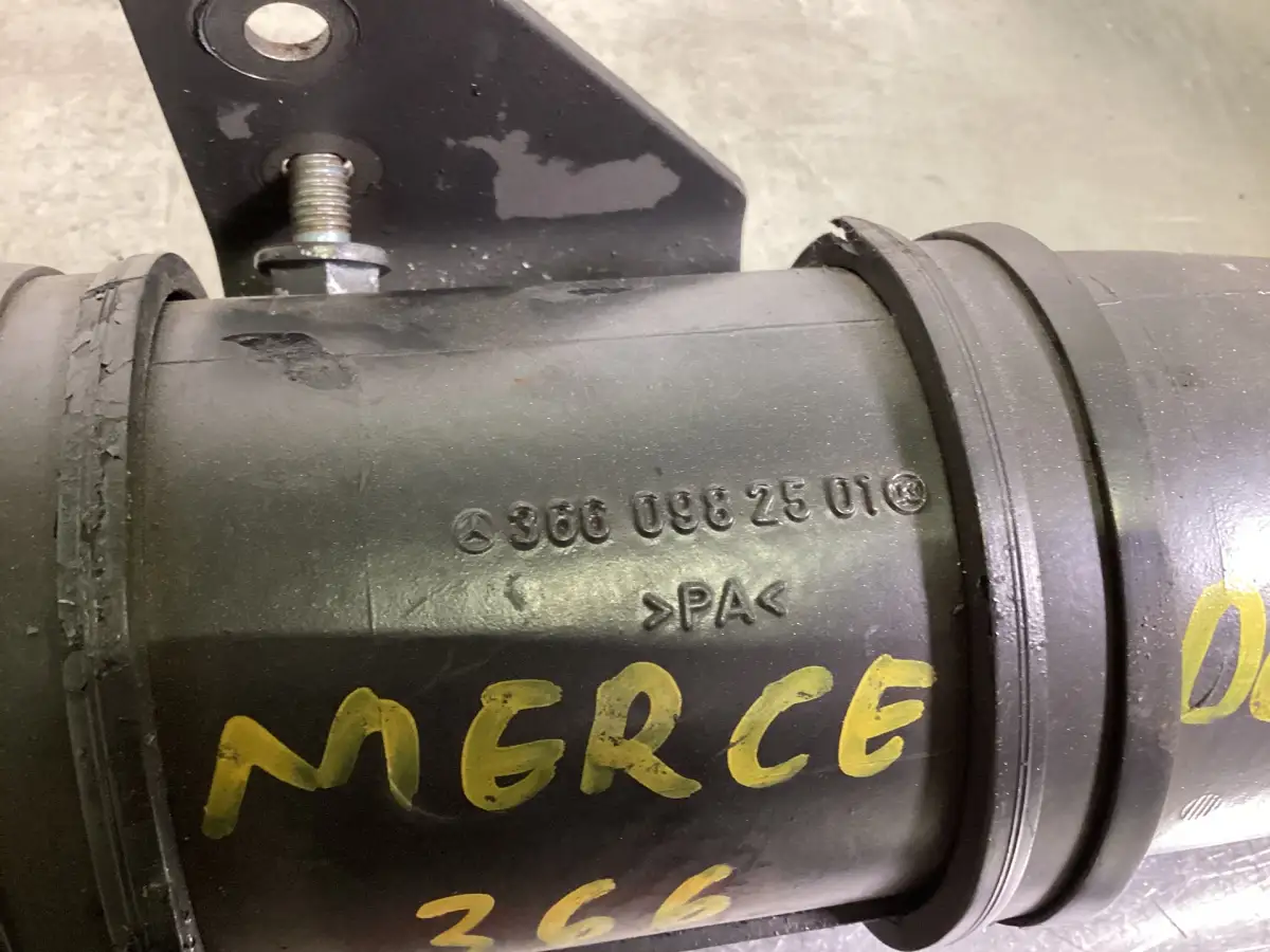 MERCEDES A 336 098 25 01 USED - Picture 2
