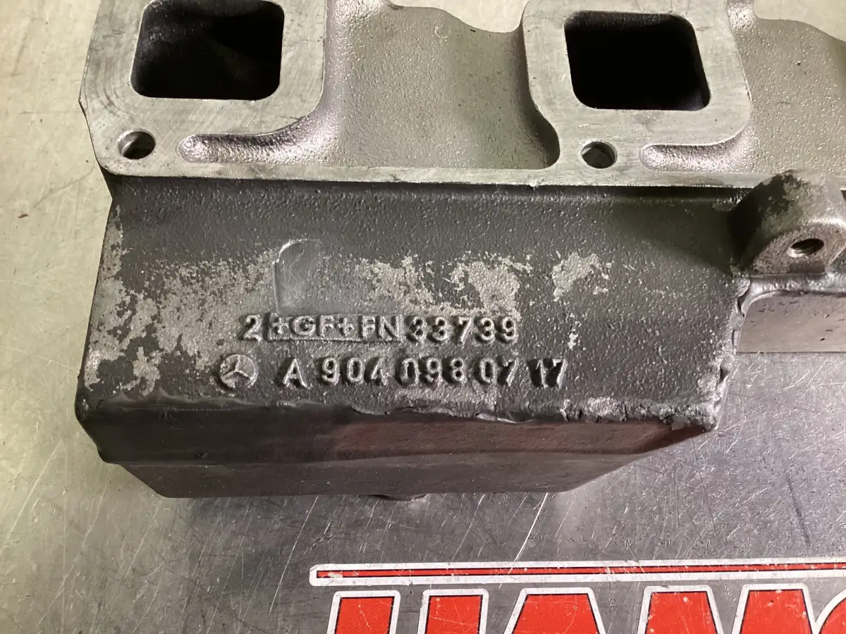 MERCEDES A 904 098 07 17 USED - Picture 2